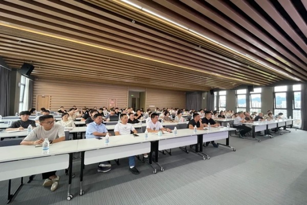 強化公司稅務、法務建設 增強風險防控能力 —浙江中立建設有限公司開展稅務和法務培訓會